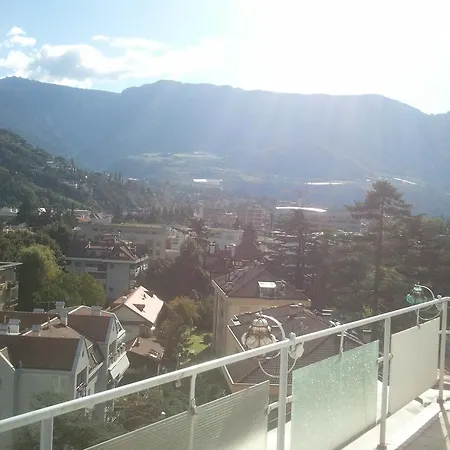 Lux 3*