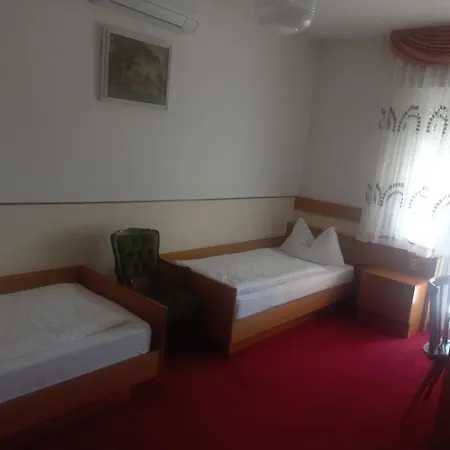 Lux Hotel 3*