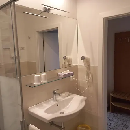 Lux Hotel